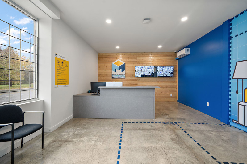 front-view-montreal-mini-storage-ahuntsic-cartierville-rental-o-2