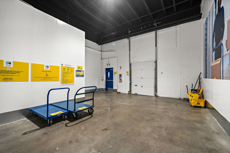 large-and-clean-with-clear-signage-loading-dock-2