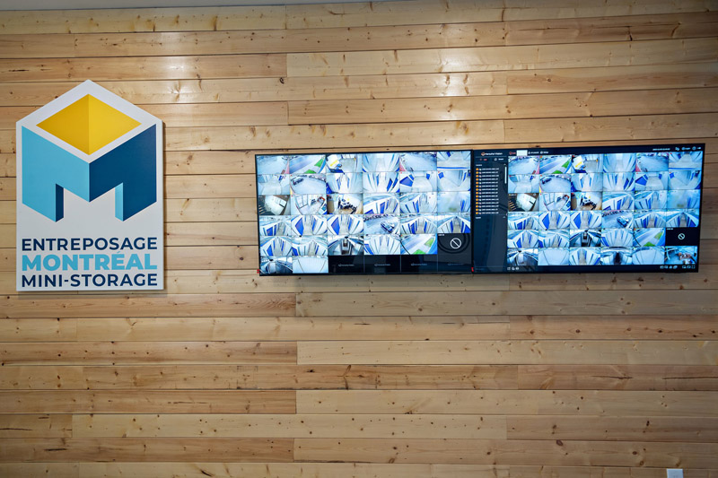 self-storage-facility-video-survaillance-screens-montreal-mini-2